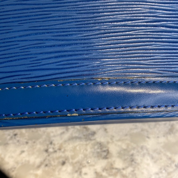 Louis Vuitton LV Hand Bag Saint Jaques - Blue Epi - Picture 10 of 12